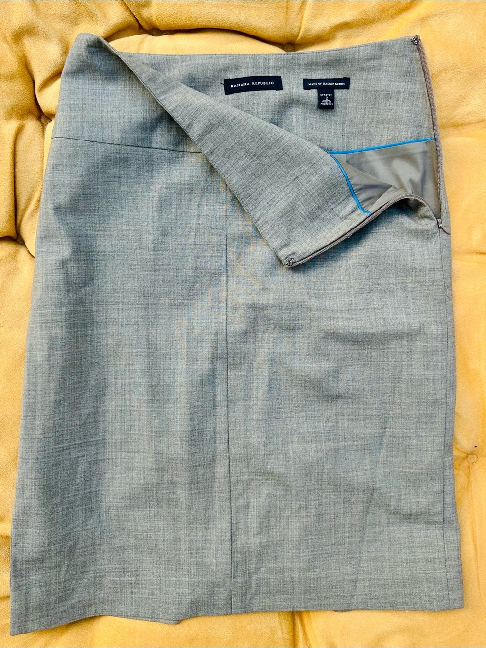 Banana Republic Women Gray Pencil Skirt with Blue Trim
